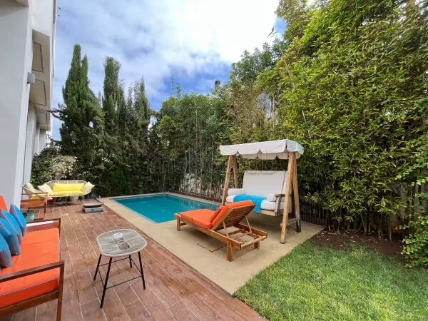 Villa 380 m² à louer à الدار البيضاء — Photo 32