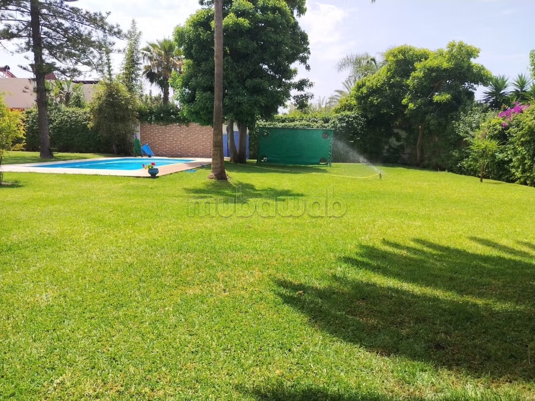 Villa 1300 m² à louer à Rabat — Photo 4