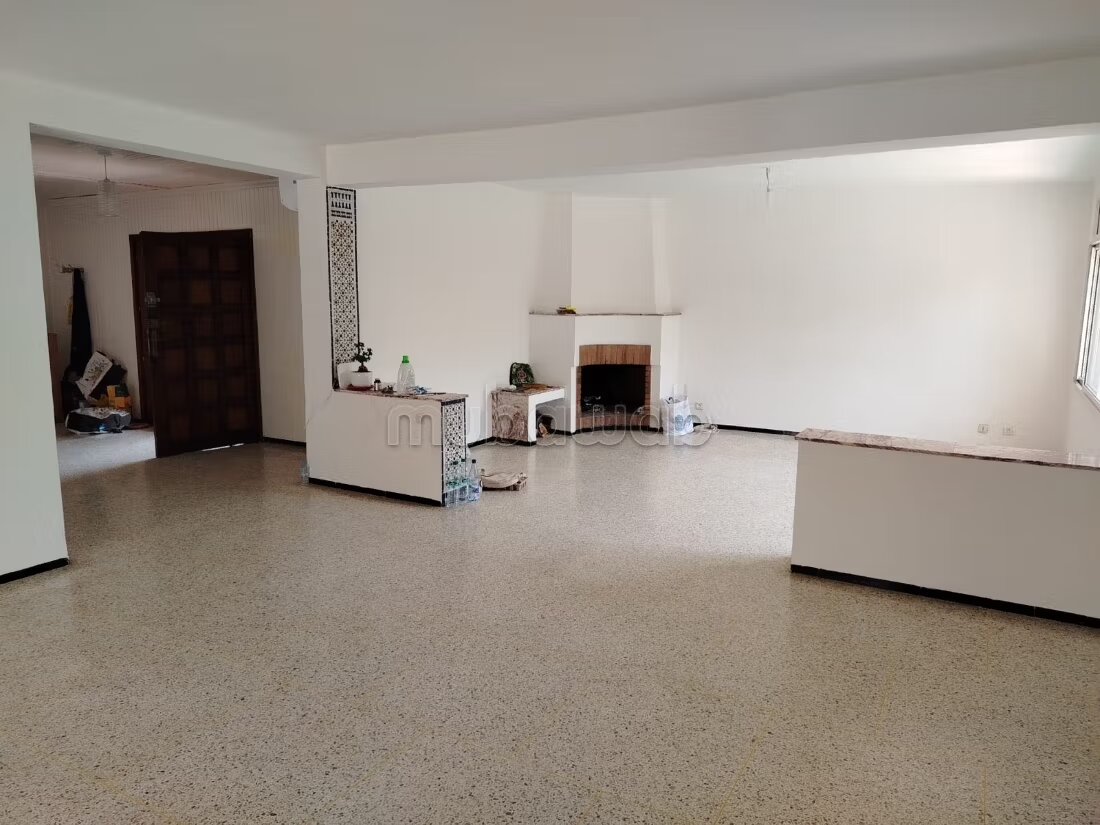 Villa 1300 m² à louer à Rabat — Photo 10