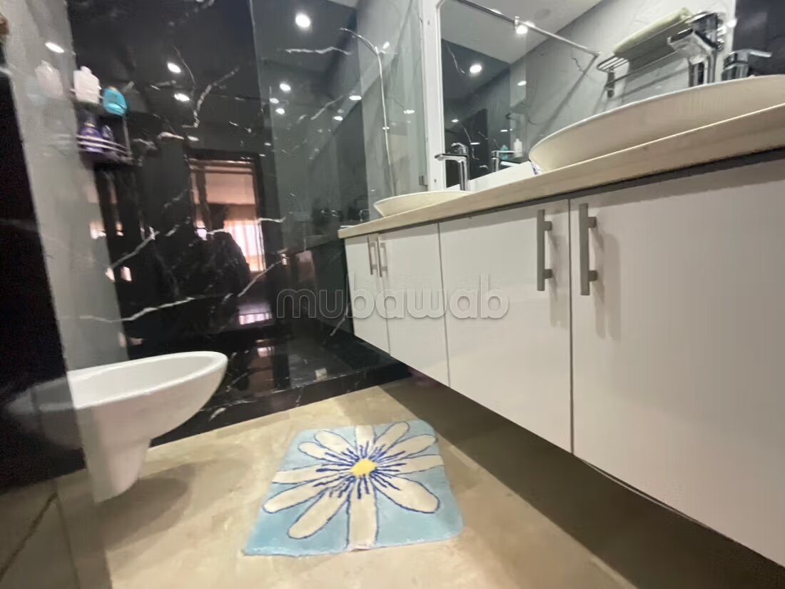 فيلا 220 م² للإيجار في الدار البيضاء — Photo 4