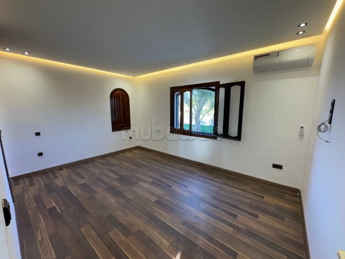 فيلا 350 متر مربع للإيجار في الرباط — Photo 11
