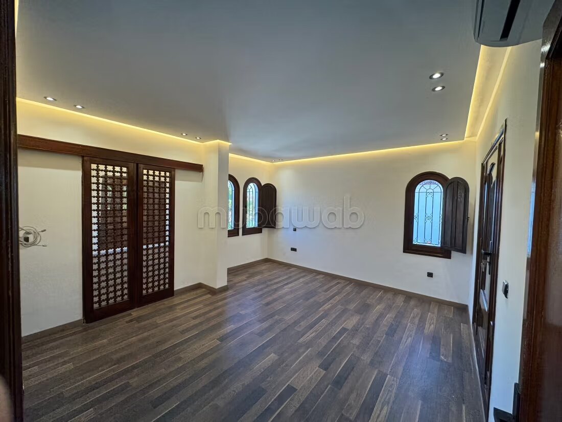 فيلا 350 متر مربع للإيجار في الرباط — Photo 14