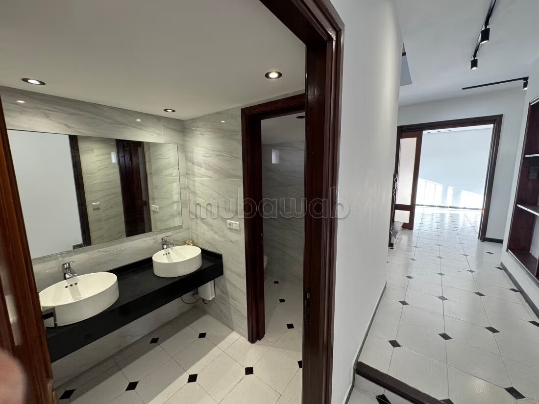 فيلا 350 متر مربع للإيجار في الرباط — Photo 24