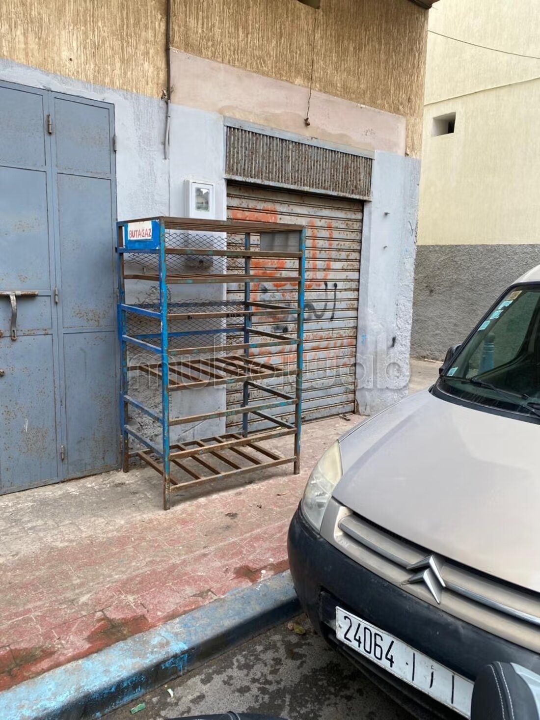 Local commercial à l'achat à Akkari. Superficie 9 m²