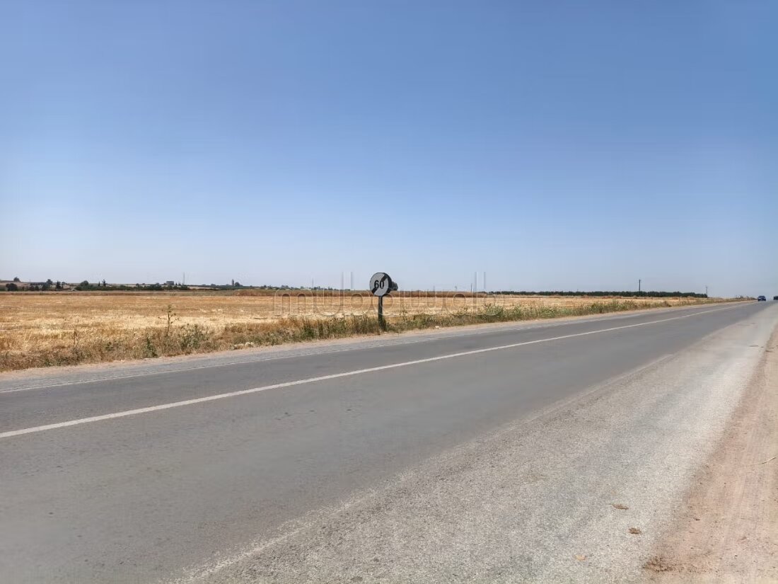 أرض 7650 م² للبيع على طريق الدار البيضاء، الڭارة — Photo 3
