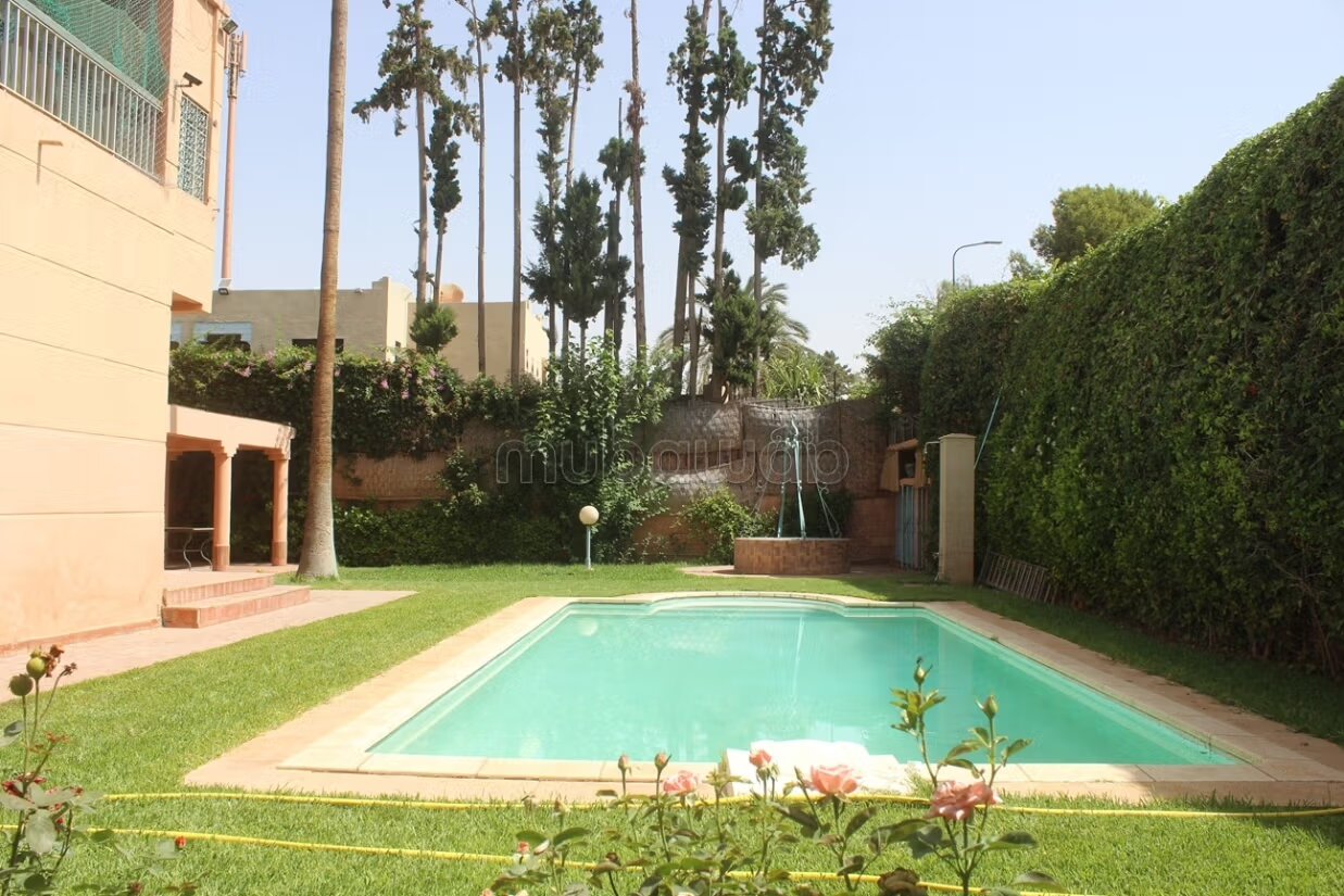 Empty Villa 800 m² for Rent in Marrakech — Photo 2