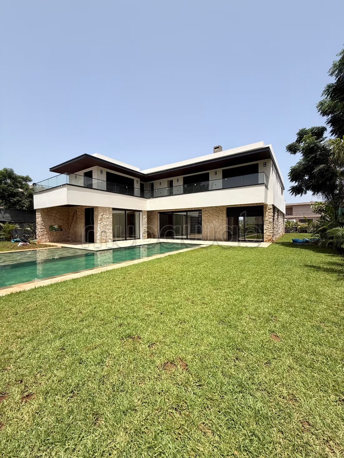 Villa 900 m² à louer à Rabat – Souissi — Photo 2