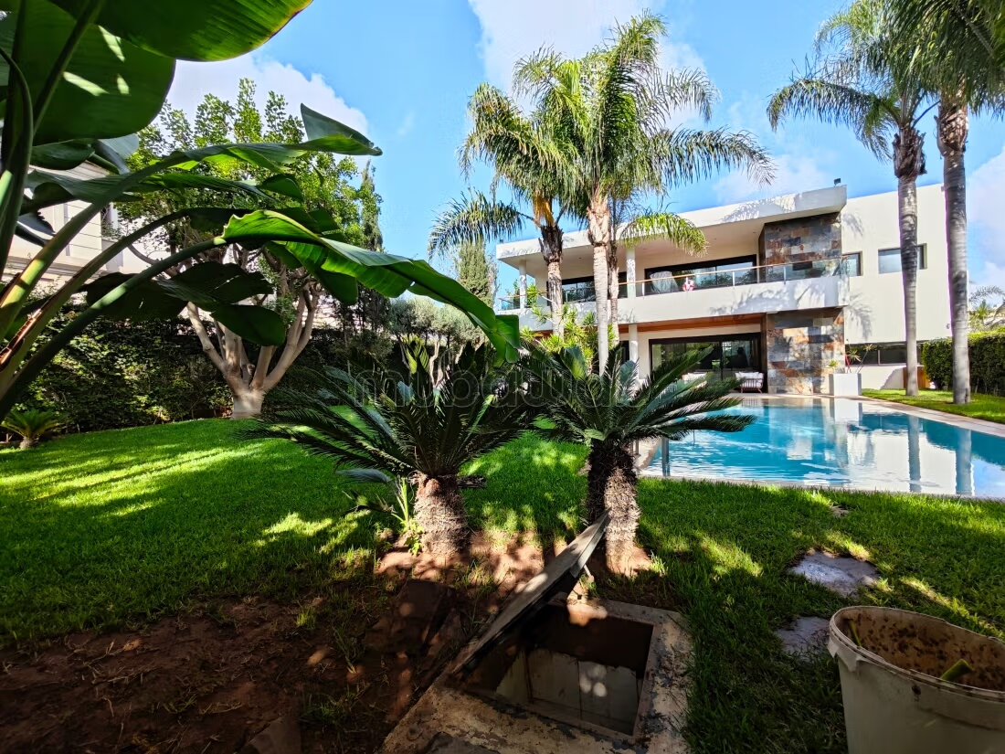 Villa 4 chambres à louer à Casablanca — Photo 2
