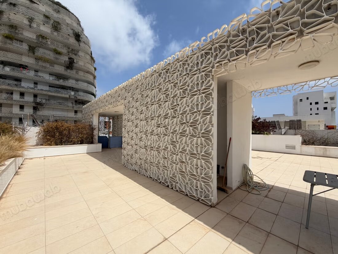 Appartement 415 m² à louer à الدار البيضاء — Photo 2