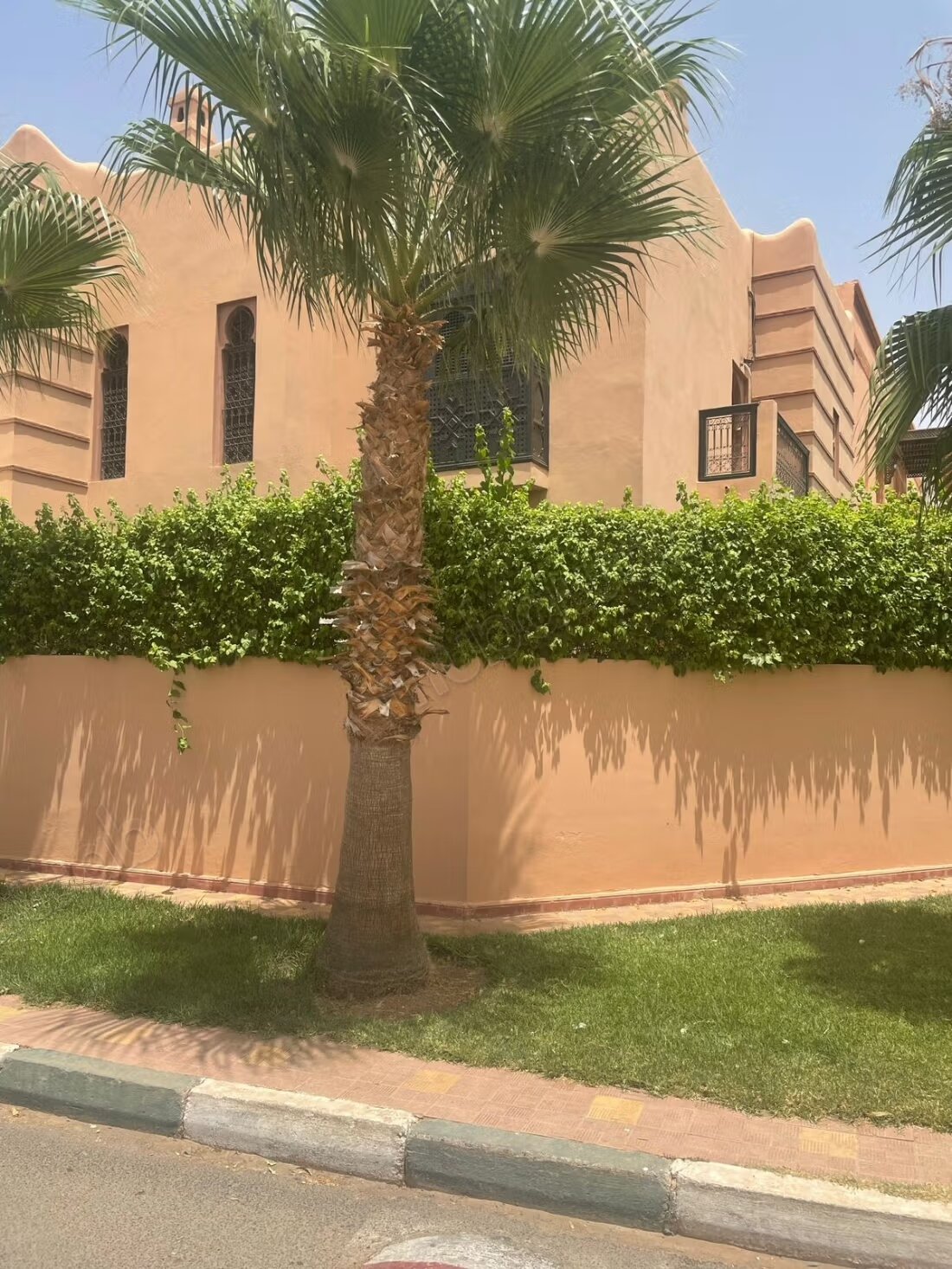 Villa 300 m² à louer à Marrakech — Photo 2