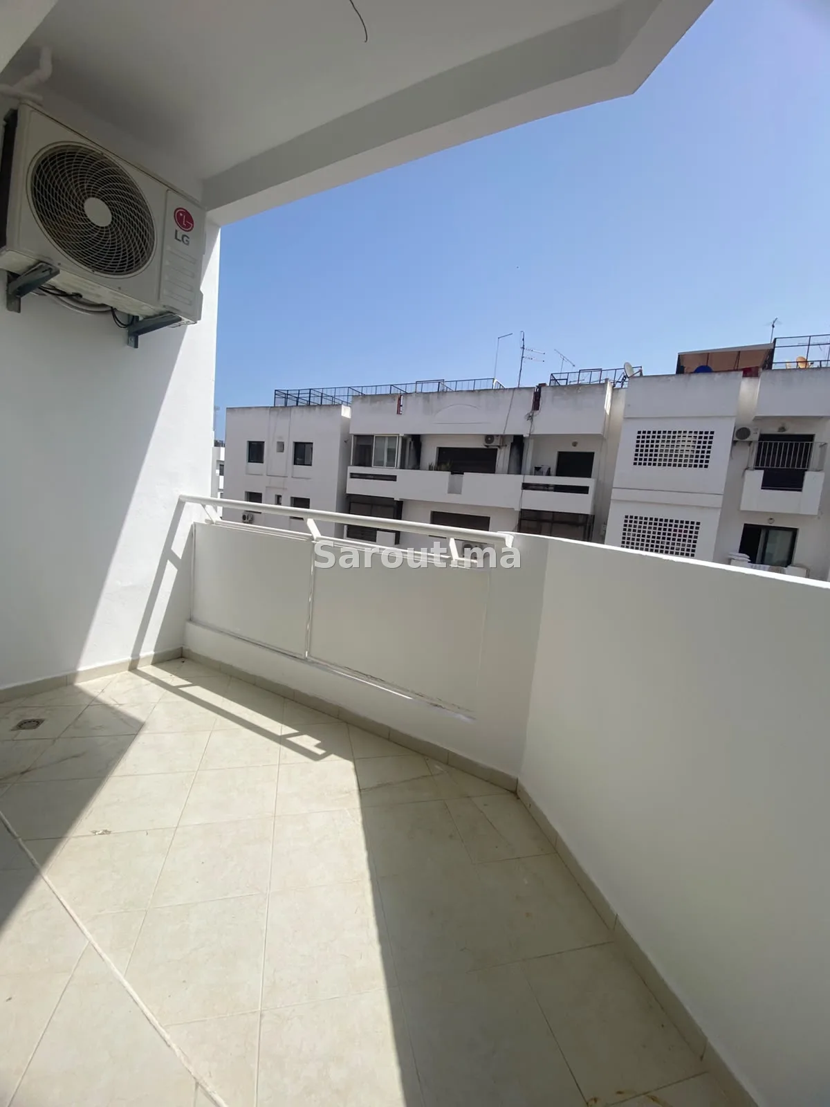 Un appartement à louer à hay Ryad boulevard Anakhil 125m2 : — Photo 2