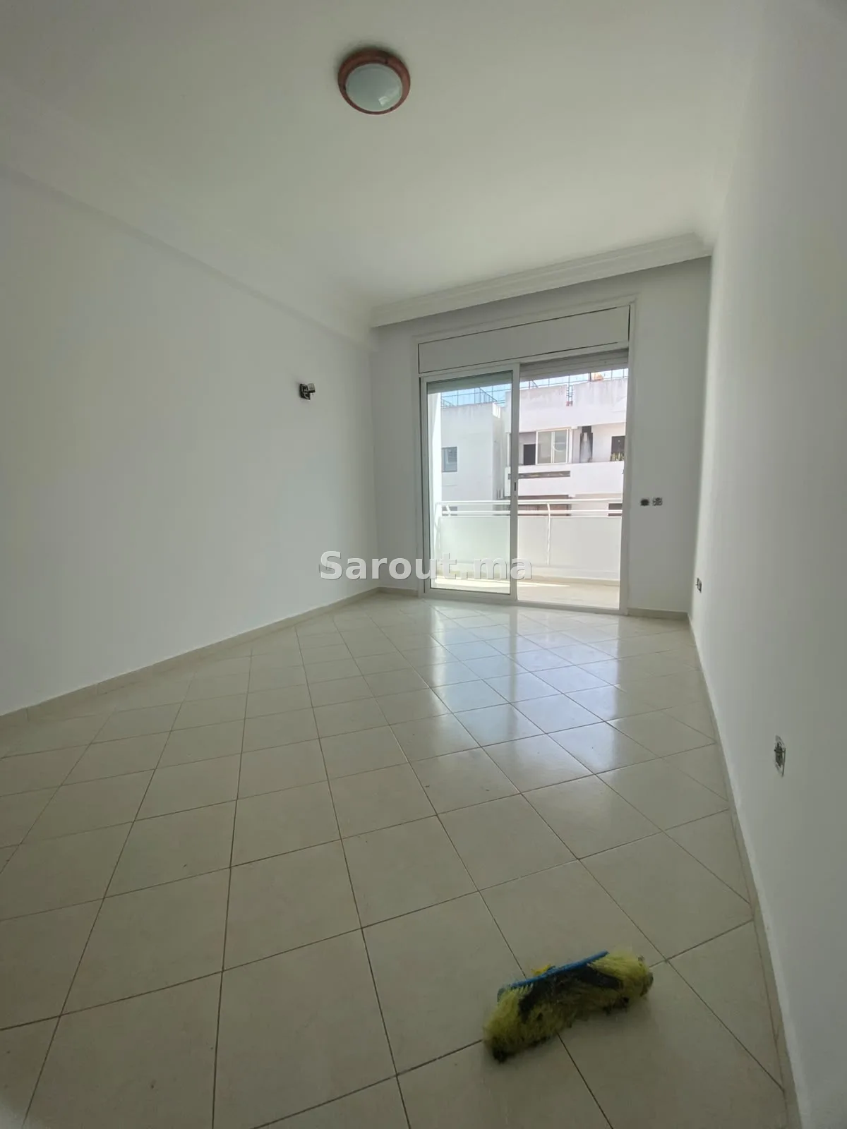 Un appartement à louer à hay Ryad boulevard Anakhil 125m2 : — Photo 4