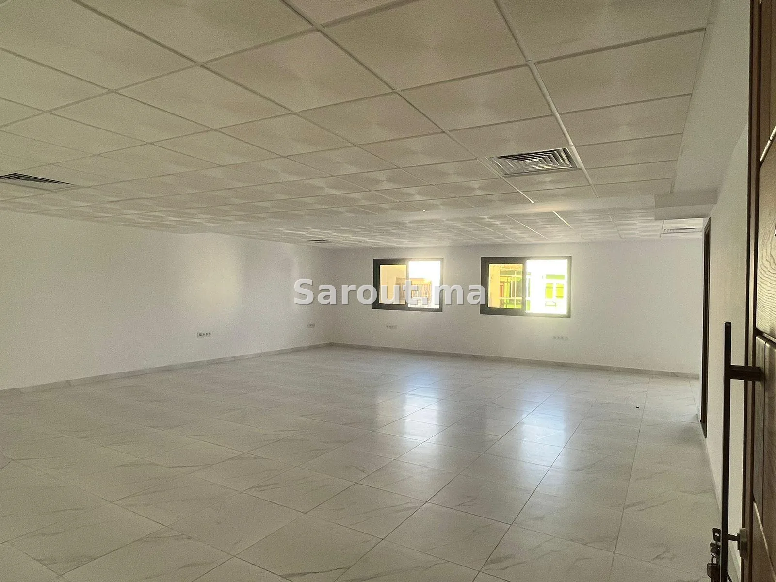 Bureau neuf 88 m² – Centre-ville Tanger – 10 500 DH – Syndic + TSC inclus — Photo 2