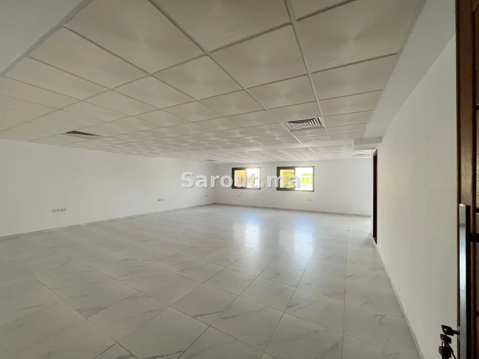 Bureau neuf 88 m² – Centre-ville Tanger – 10 500 DH – Syndic + TSC inclus — Photo 5