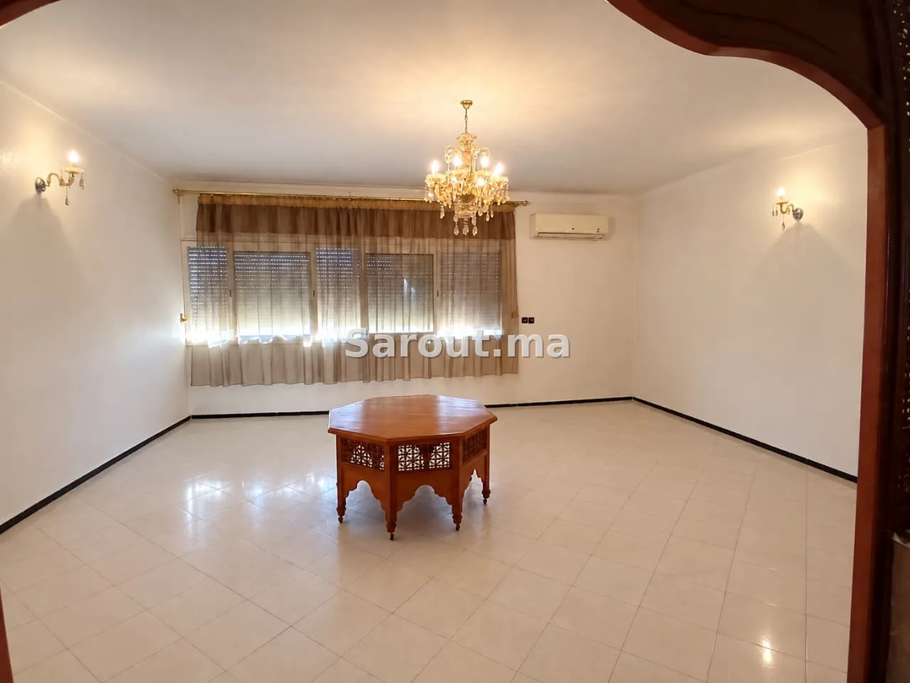 Appartement spacieux situé à Hamria en pleîn centre de Meknes à proximité de la gare — Photo 6