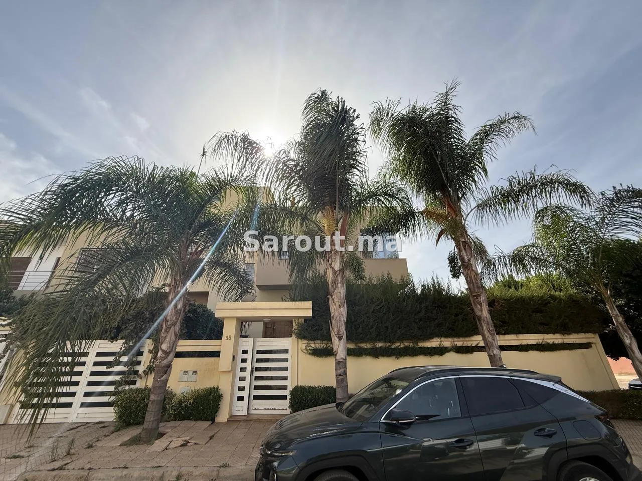 Villa à vendre – 3 niveaux et 3 façades à Meknès 345 m²